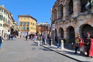 Besök i Verona och Gardasjön. Dagsutflykt från Milano