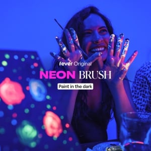 Neon Brush Milano: Painting Laboratory in the Dark at Fever Hub