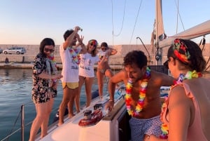 Bari: Half-Day Dolphin-Searching Sailboat Cruise with Snack