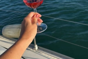 Bari: Half-Day Dolphin-Searching Sailboat Cruise with Snack