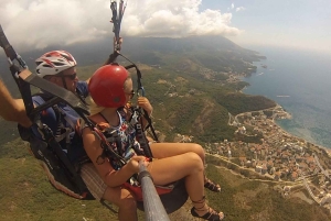 Becici: Panoramic and Adrenaline Tandem Paragliding Flight