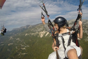 Becici: Panoramic and Adrenaline Tandem Paragliding Flight