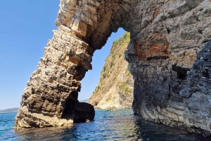 Budva: small group kayak tour to Sv.Nikola island caves
