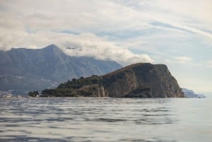 Budva: Winter Sea Kayak Tour to Caves & St Nicholas Island