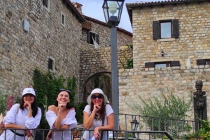 From Bar: Phoenix Town & Town of Pirates in One Day