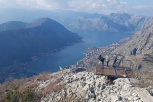 Dubrovnik: Private Tour to Montenegro, Kotor, and Perast