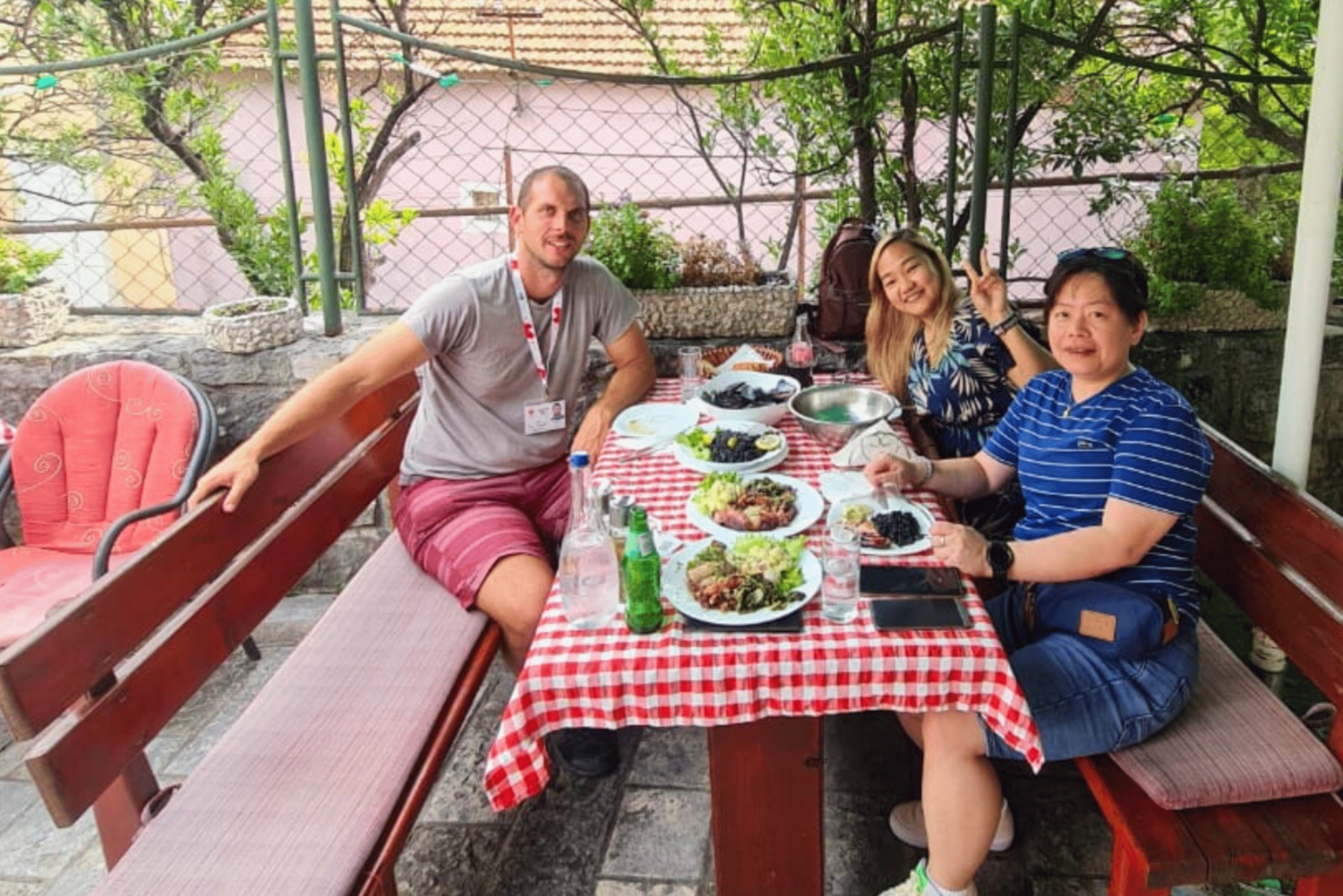 Herceg Novi: Private Walking Tour with Seafood Lunch & Wine