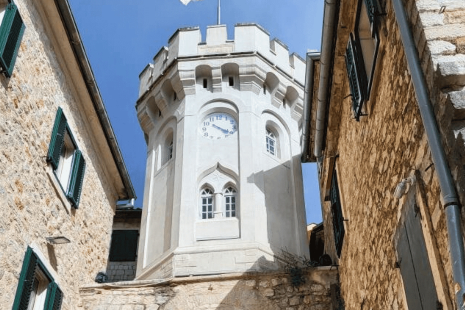 Herceg Novi: Private Walking Tour with Seafood Lunch & Wine