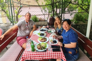 Herceg Novi: Private Walking Tour with Seafood Lunch & Wine