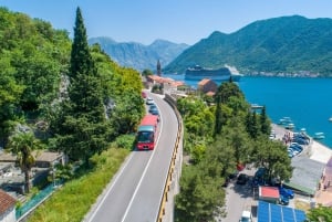 Kotor: Hop-on Hop-off Sightseeing Bus and Walking Tour