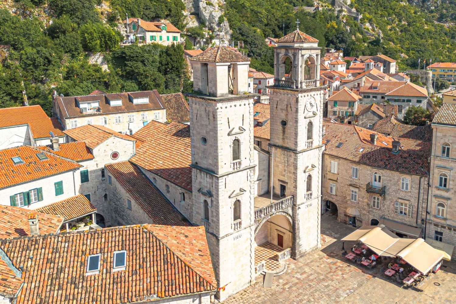 Kotor: Old Town Budva and Kotor Guided Tour with Transfers