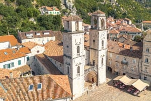 Kotor: Old Town Budva and Kotor Guided Tour with Transfers