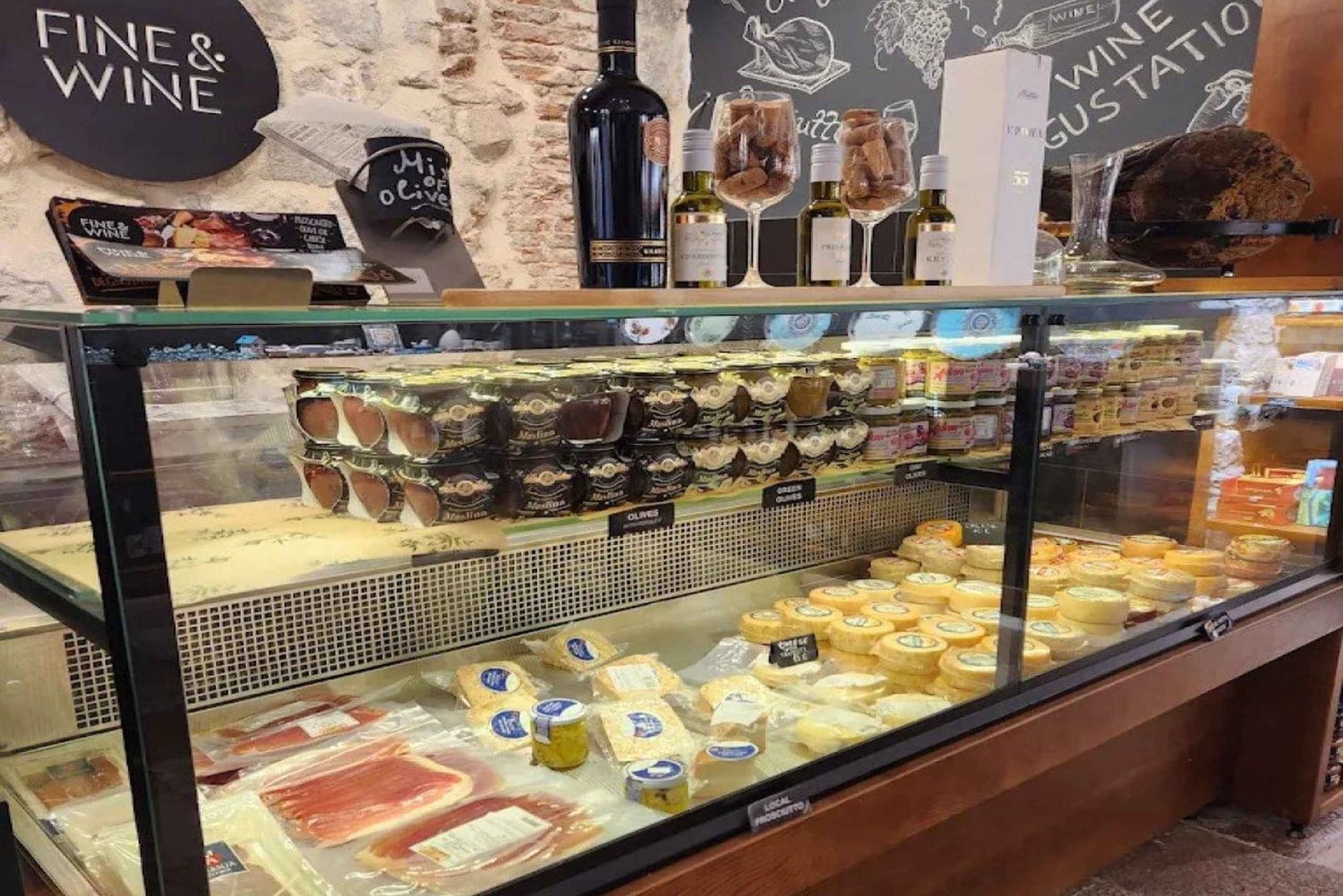 Kotor: Old Town Charms & 9 Local Tastings with Souvenirs