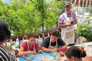 Kotor: Old Town Walking Tour and Cooking Class