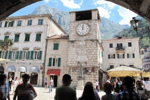 Kotor: Private Old Town and Jaz Beach Tour