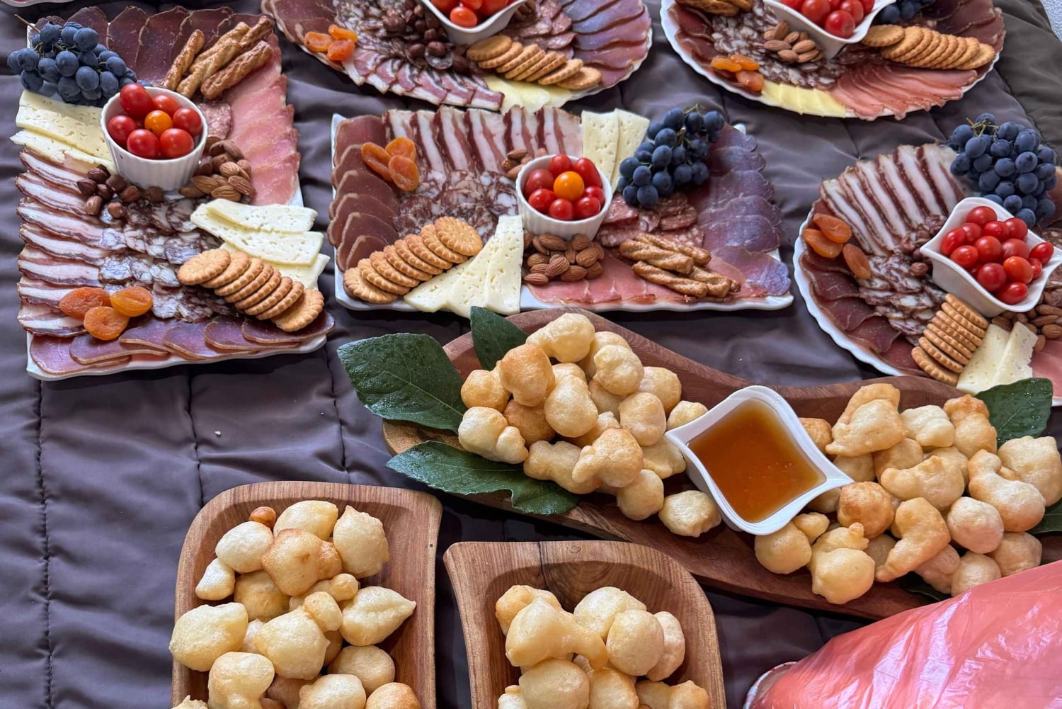 Nikšić: Farm-to-Table Meal with Local Flavors