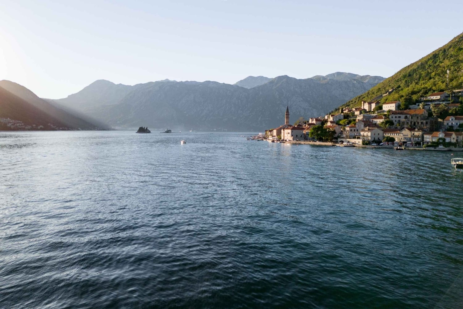 Private 3-hour Speedboat Our Lady of the Rock & Blue Cave