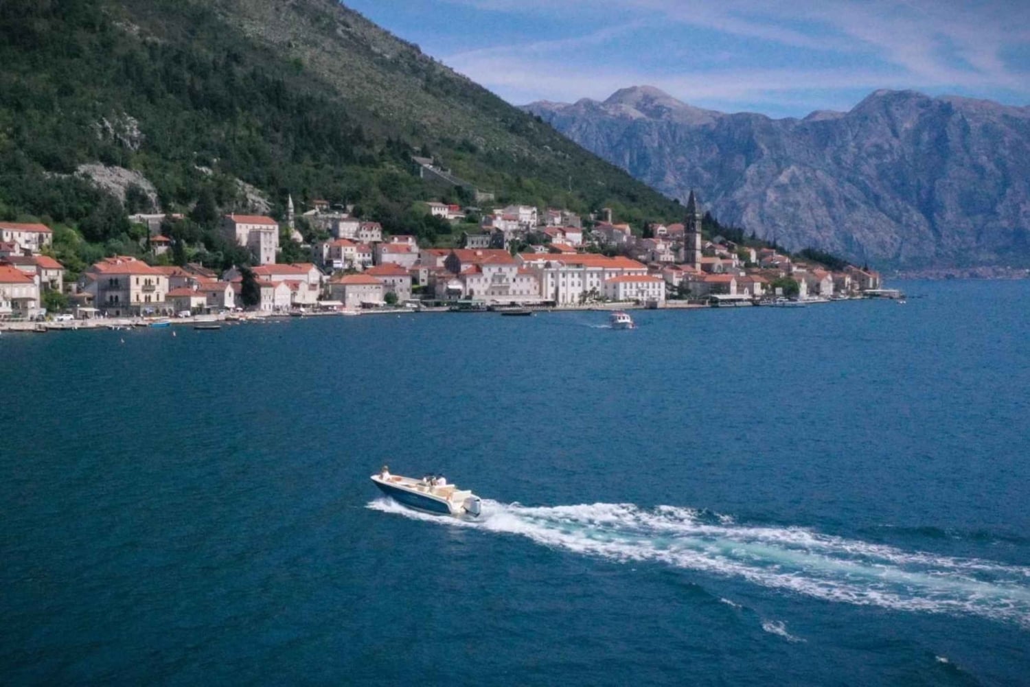 Private 3-hour Speedboat Our Lady of the Rock & Blue Cave