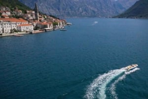 Private 3-hour Speedboat Our Lady of the Rock & Blue Cave
