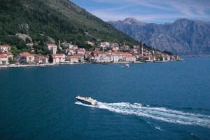 Private 3-hour Speedboat Our Lady of the Rock & Blue Cave
