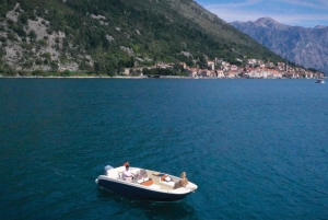 Private 3-hour Speedboat Our Lady of the Rock & Blue Cave