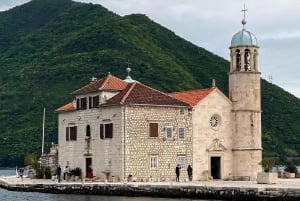 Speed Boat Tour to Perast Old Town & Our Lady of the Rocks