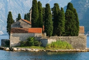 Speed Boat Tour to Perast Old Town & Our Lady of the Rocks
