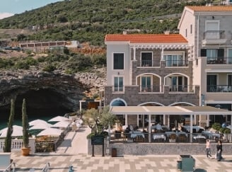 Top Places to Eat in Lustica Bay