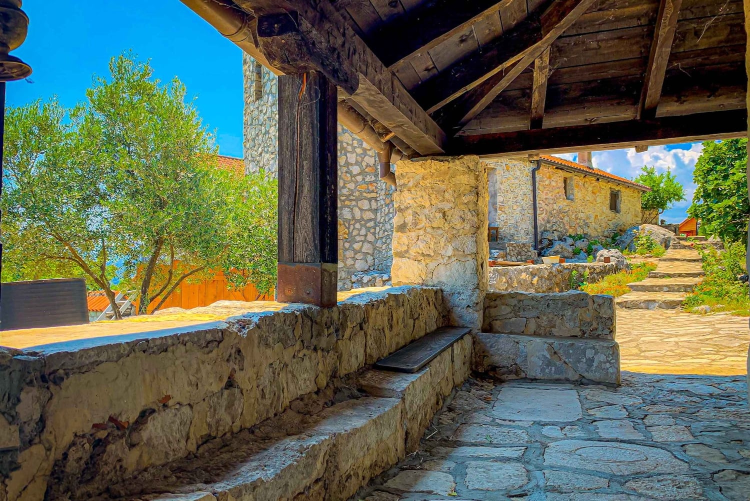 Virpazar: Skadar Lake PRIVATE Boat Tour to KOM MONASTERY