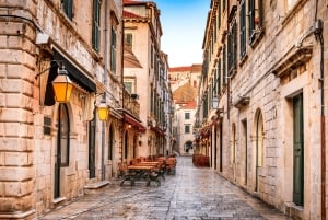 Walking tour of Dubrovnik with transport from Budva