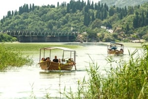 Virpazar: Lake Skadar Sunset Boat Cruise with Wine Tasting