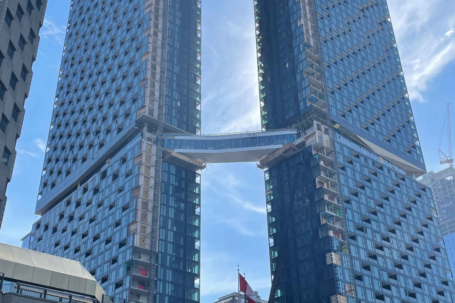 Tutustu maanalaiseen kaupunkiin ja keskustaan. Suuri kiertue pysyä lämpimänä