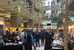 Tutustu maanalaiseen kaupunkiin ja keskustaan. Suuri kiertue pysyä lämpimänä