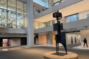 Tutustu maanalaiseen kaupunkiin ja keskustaan. Suuri kiertue pysyä lämpimänä