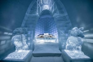 From Montreal: Quebec City Day Trip with Ice Hotel Entry