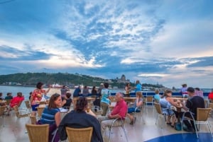 From Montréal: Québec City, River Cruise & Montmorency Falls