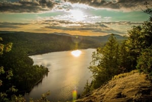 Von Montreal: Sept-Chutes Regional Park Wandern und Schwimmen