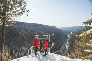 Von Montreal: Sept-Chutes Regional Park Wandern und Schwimmen