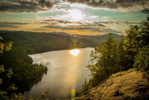Von Montreal: Sept-Chutes Regional Park Wandern und Schwimmen