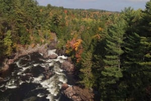 Montrealista: Treetop Trek, köysirata + ranta tai vesiputous.
