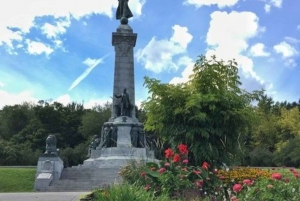 Montreal : Downtown & Underground Walking Tour with a Guide