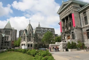 Montreal : Downtown & Underground Walking Tour with a Guide