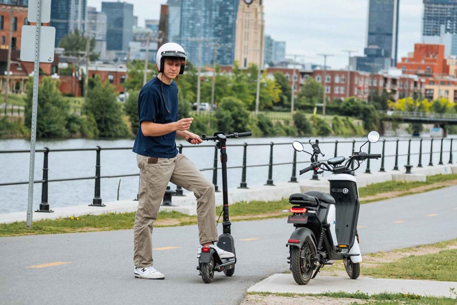 Montreal: Elektrisk scooterutleie med hjelm