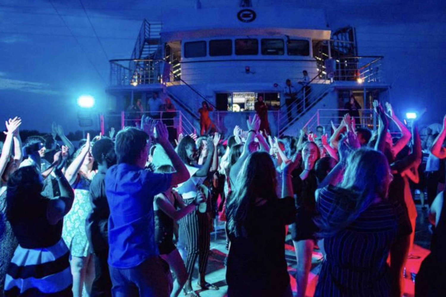Montreal: Evening Cruise with DJ and Dance Floor