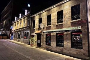 Montreal: Tour nocturno guiado a pie con un guía experto