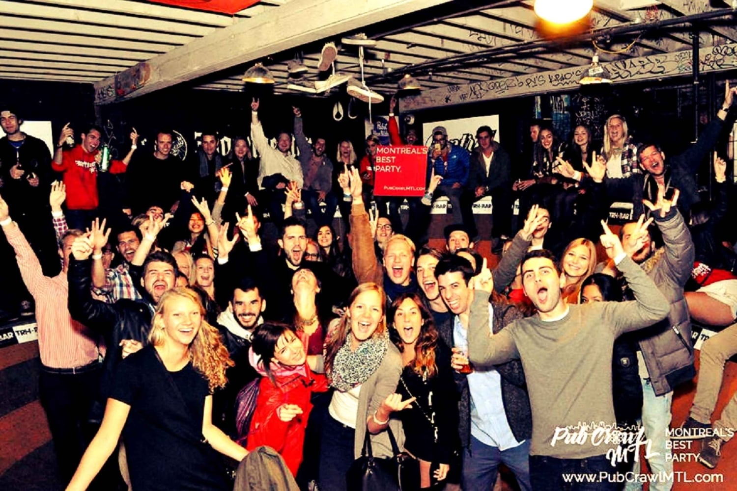 Montreal: Bar Crawl guidato con shot gratuiti e ingresso ai club