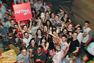 Montreal: Bar Crawl guiado com doses grátis e entrada no clube