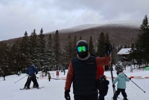 Montréal : Ski ou planche à neige guidée dans les forêts du Québec