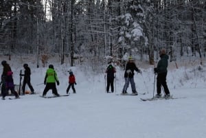 Montréal : Ski ou planche à neige guidée dans les forêts du Québec