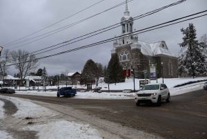 Montreal: Guided tour of the Laurentides Mont Tremblant